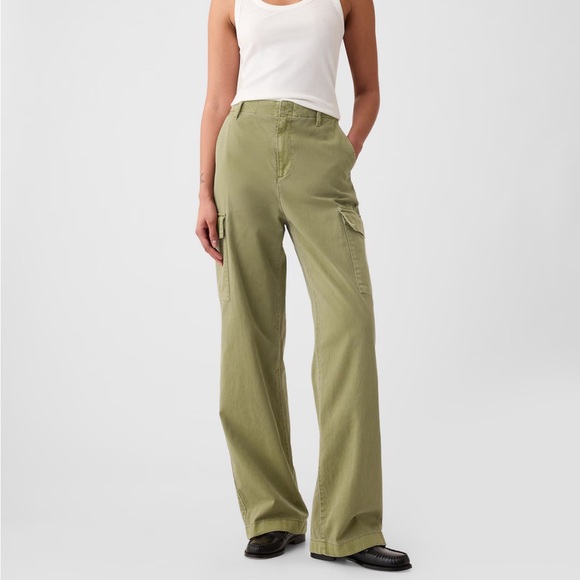 Gap Loose Khaki Cargo NWT - Picture 2 of 5